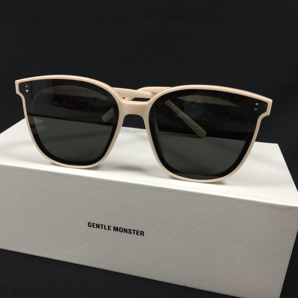New Gentle Monster Flatba “My Ma” Cream Sunglasses